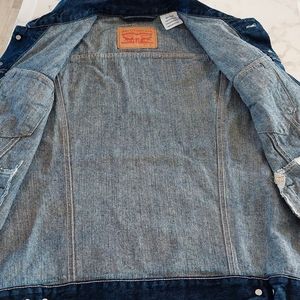 Levi's trucker vest